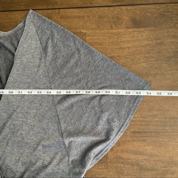 MEMO Grey Blouse with Gartered Bottom, Extra Button - Picture 7 of 10